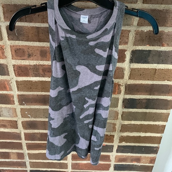 Old Navy Tops - Women’s Old Navy Tank, Camo, Medium
